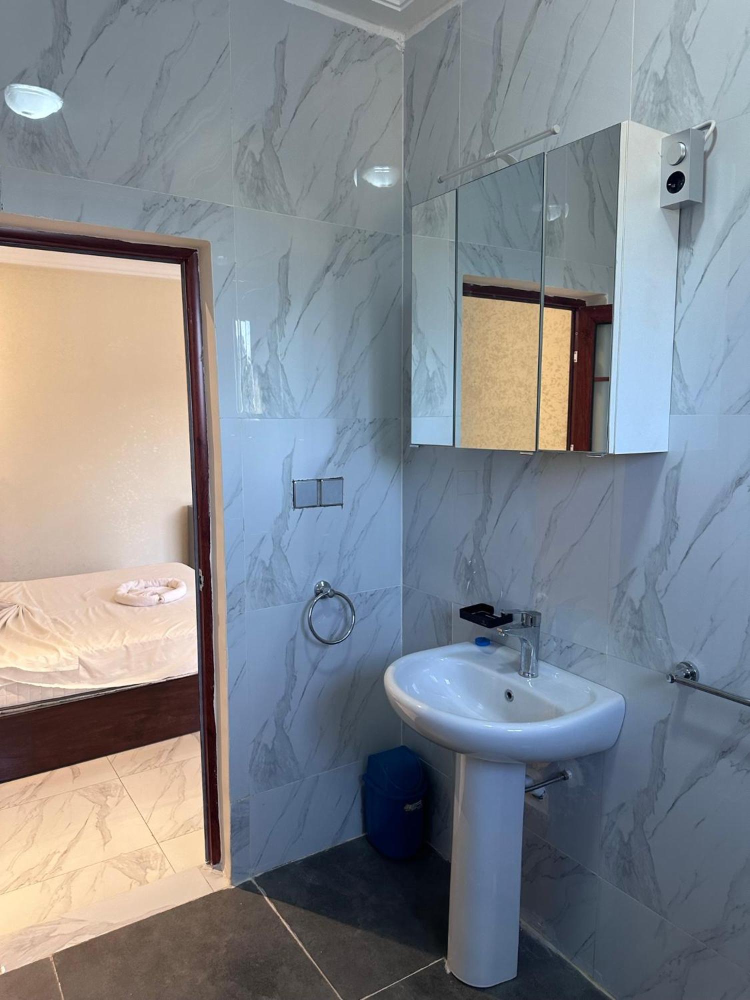 קולולי Apartments Plaza Hotel מראה חיצוני תמונה