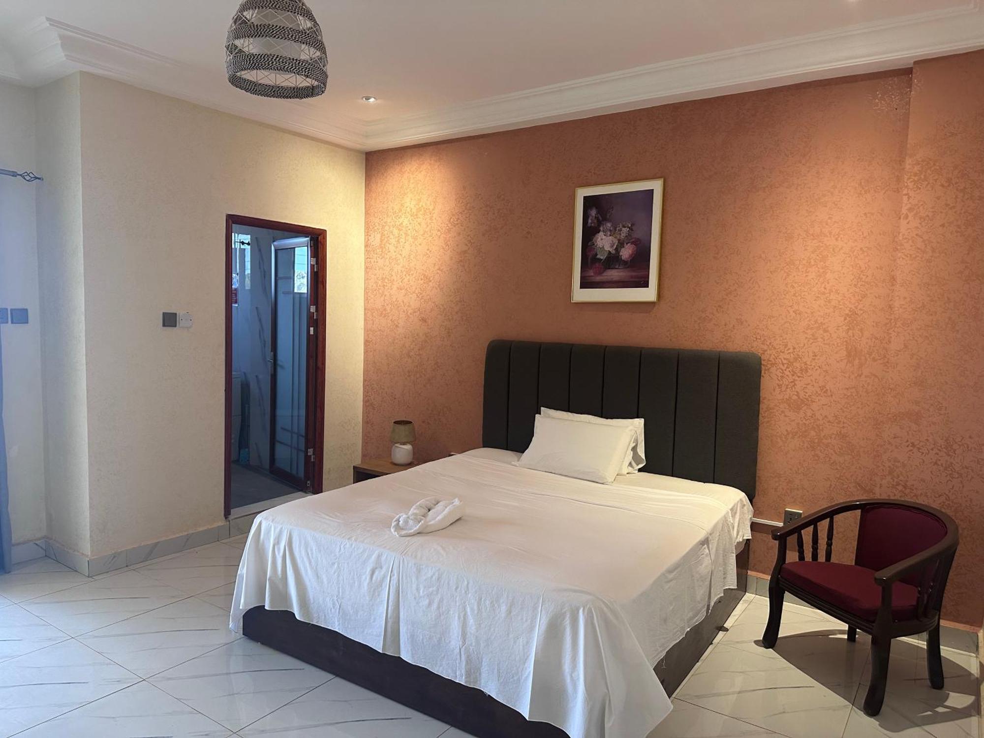 קולולי Apartments Plaza Hotel מראה חיצוני תמונה
